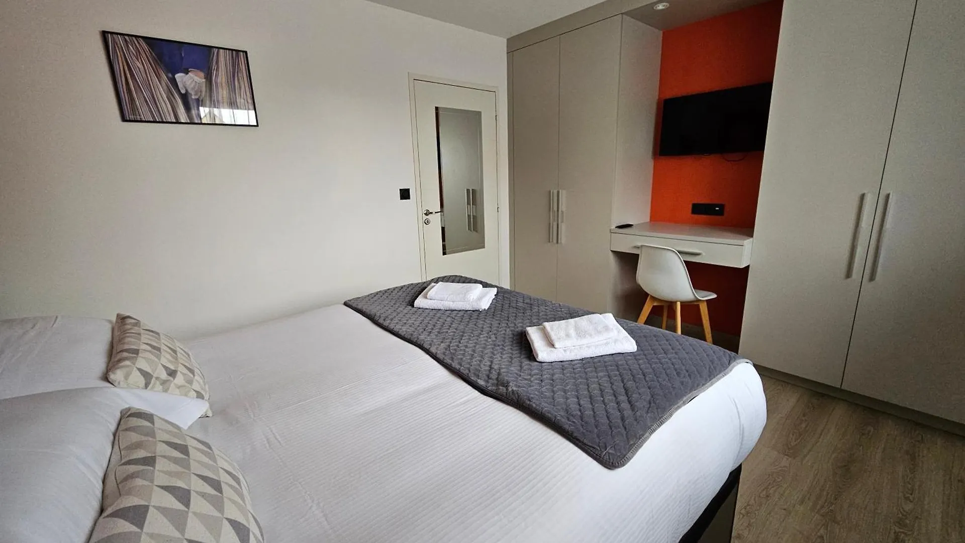 Villa Ty Mam Goz, 50M Mer, Piscine Interieure, Spa, 11 Personnes Santec